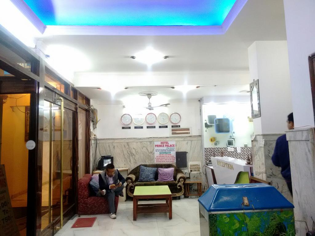 Hotel Prince Palace New Delhi Bagian luar foto